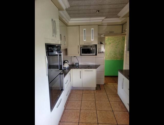 4 BEDROOM HOUSE FOR SALE IN FLEURDAL